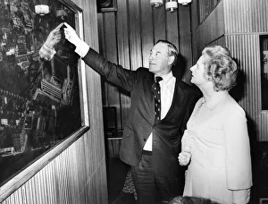 00047 Gallery: Margaret Thatcher visits the offices of the Newcastle Evening Chronicle