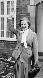 01429 Gallery: Margaret Thatcher waving as she leaves for work - March 1979 29 / 03 / 1979