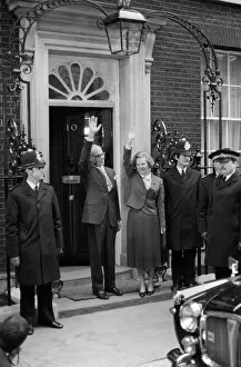 Images Dated 4th May 1979: Margaret Thatcher wins 1979 General Election - new Prime Minister outside No 10 Downing