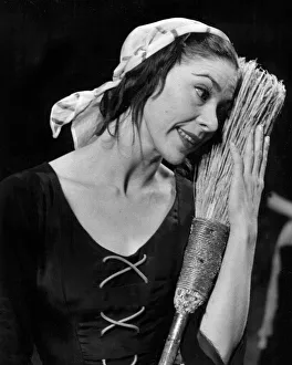 01429 Gallery: Margot Fonteyn in costume for ballet Cinderella - December 1958 22 / 12 / 1958