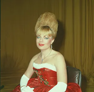 Images Dated 10th December 1982: Mari Wilson, singer pictured circa 1982. (full name Mari Macmillan Ramsay Wilson