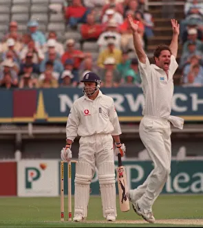 Mark Ramprakash Cricket Player Of England July 1999 Gets Out By The Bowling Mark Ramprakash Cricket Player Of England July 1999 Gets Out By The Bowling