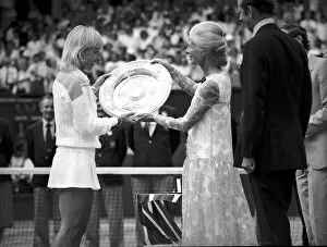 Martina Navratilova receives shield from Duchess of kent after beating Chris Evert in