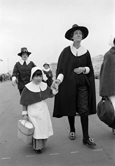 Images Dated 2nd May 1970: Mayflower May 1970 - Women and children dressed as pilgrims