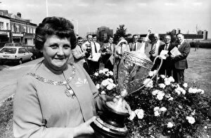 Images Dated 31st July 1984: Mayor Councillor Minnie Robsonwith Whickhams trophy with Gateshead Borough officials