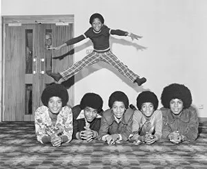 Images Dated 10th November 1972: Members of the Jackson Five pop group become the Jackson Six when the latest addition to