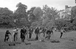 Fifteen men and women went to mow in Leamington last night Fifteen men and women went to mow in Leamington last night