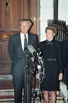 Michael Heseltine concedes victory for leadership of the conservative party to John Major Michael Heseltine concedes victory for leadership of the conservative party to John Major
