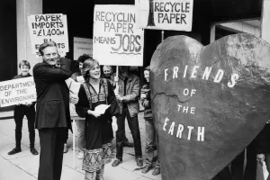 Michael Heseltine confronts Friends of the Earth protestors at Department of Environment Michael Heseltine confronts Friends of the Earth protestors at Department of Environment