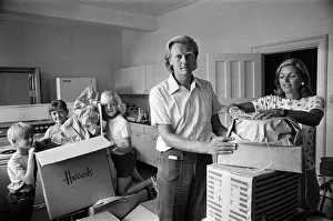 Michael Heseltine and family move in to a new house in Oxfordshire. 14th August 1973 Michael Heseltine and family move in to a new house in Oxfordshire. 14th August 1973