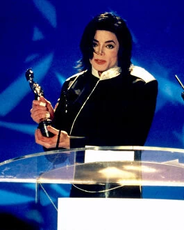 Images Dated 20th February 1996: Michael Jackson accepts his award at the 1996 Brit Awards. 20th February 1996