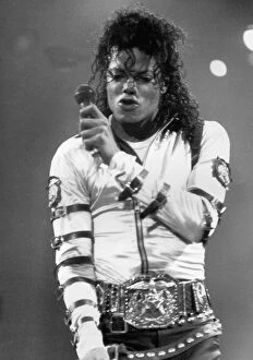 Images Dated 18th July 1988: Michael Jackson playing at Wembley singing July 1988