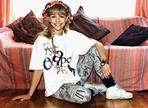 Images Dated 5th April 1992: Michaela Strachan Childrens TV Presenter supporting the charity The Great Ape Escape