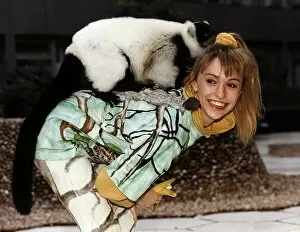 Michaela Strachan Childrens TV Presenter With A Ruffed Lemur