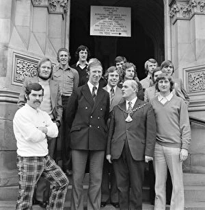 Middlesbrough Football players and manager Jack Charlton, meet the Mayor