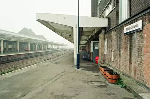 Images Dated 13th October 1994: Middlesbrough Railway Station. 13th October 1994. Platform