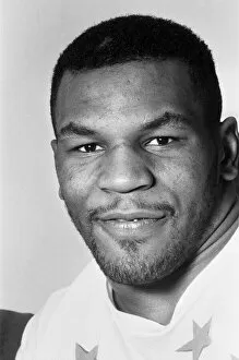 Images Dated 25th March 1987: Mike Tyson in London to see Frank Bruno against James 'Quick'Tillis