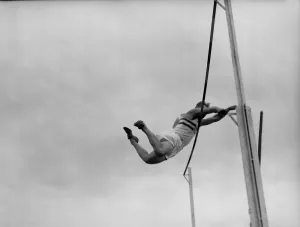 00001 Prints: Tim Anderson wins pole vault at White City 1950 Print