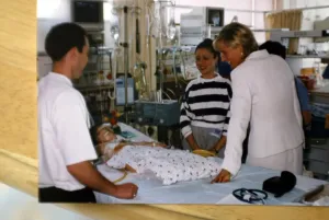 00002 Prints: Print of Princess Diana visiting a critically ill girl at Great Ormond Street hospital