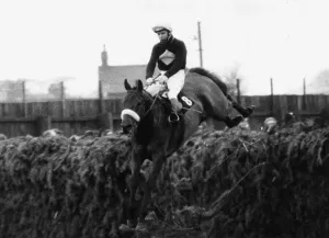 Mirror Prints: Grand National 1973 Print: Red Rum Jumps Fence