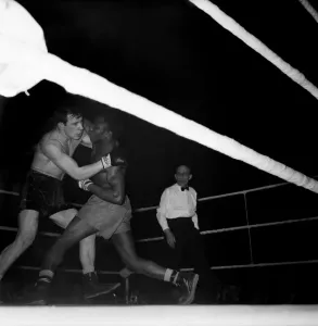 00008 Prints: Boxing Print: Terry Ratcliffe vs Israel Boyle, January 1953