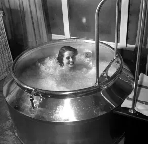 00009 Prints: Miss Helen Rawsthorne, a city office worker in the sauna treatment print
