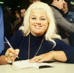 00017 Prints: Diana Dors Print - Coventry Book Signing 1979