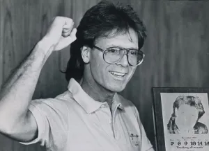 00017 Prints: Singer Cliff Richard (47) Print, 9th July 1988