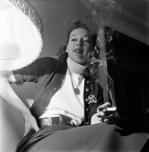 00019 Prints: Evelyn Keyes Print, October 1952