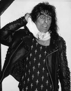 00023 Prints: Alice Cooper Print 1988 Wembley Arena Stage Stunt Mishap
