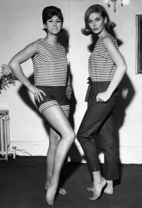 00025 Prints: Clothing Beach Print: Striped Outfits