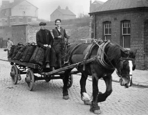 00026 Prints: Print of a Woman on a Cart with Sacks of Coal, Pulled by a Horse