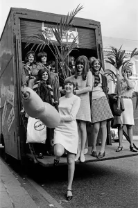 0000to0099 Prints: Biba Boutique Print: Moving to Kensington