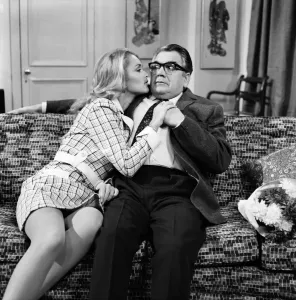 00032 Prints: Harry Worth Gets First Girlfriend in 100th Episode Print