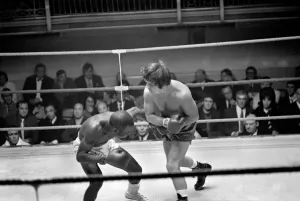 00034 Prints: Boxing Print: Vic Andretti in Action