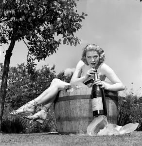 00035 Prints: Black and white photograph print of Sandra Dorne in icy set