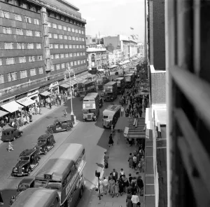 00037 Prints: Print of London: Traffic in Oxford Street, August 1953