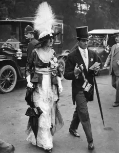 00038 Prints: 1926 Ascot Print: Man and Woman Arriving at the Races