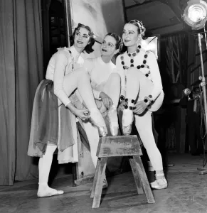 00039 Prints: Print of Three Principal Dancers Rehearsing