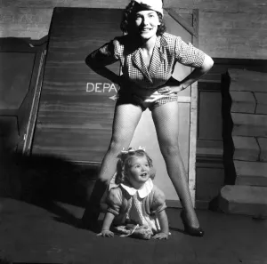 00041 Prints: Sheila Hannaway with daughter, principal boy in Dick Whittington print