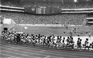 00044 Prints: Olympic Games 1976 Print of the Marathon Start at Montreal
