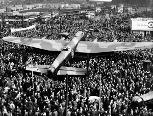 00050 Prints: Manchester Celebrates the RAF Lancaster Print, August 1945