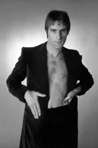 00057 Prints: Steve Harley with Cockney Rebel Print March 1975
