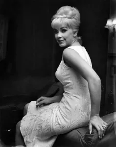 00061 Prints: Stella Stevens Print - London 1964
