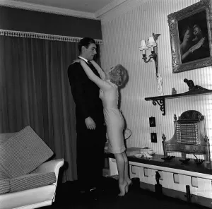 00065 Prints: A vintage print of Bernard Bresslaw and Vera Day from 1959