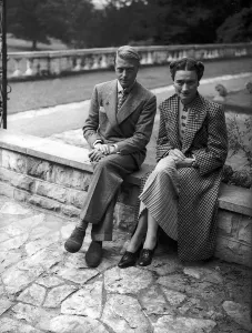 00065 Prints: Print of The Duke and Duchess of Windsor arriving in England, September 1939