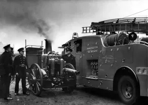 00067 Prints: Print of a 79-year-old Shand-Mason steamer fire engine
