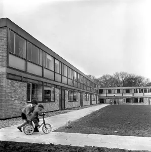 00068 Prints: New Cumbernauld Housing Estate Print 1963