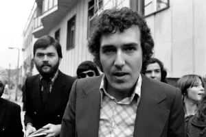 00070 Prints: Peter Hain Arrives at Court, October 1975 Print