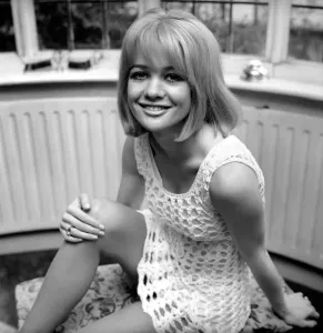 00072 Prints: Judy Geeson Print, April 1968